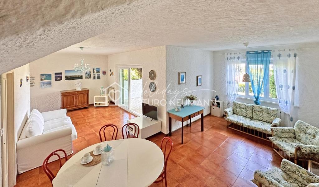 234 - Villa quadrilo AL TAUNUS, con giardino vista mare, posto auto interno- SPIAGGIA INCLUSA AL WHITE BEACH CLUB - 3