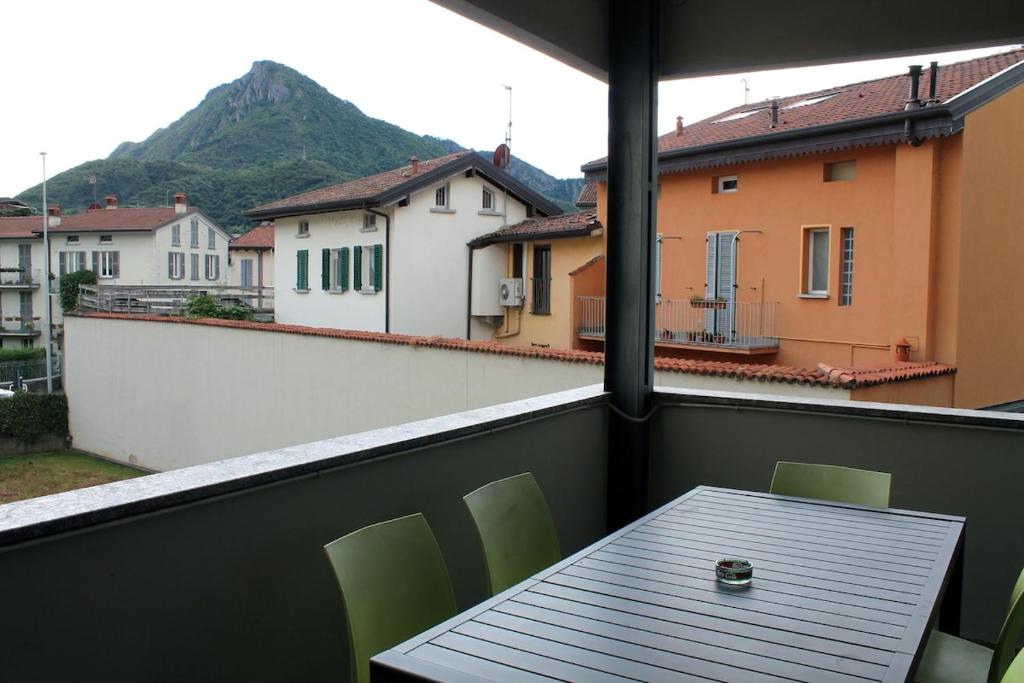 COLOR HOUSE- Lecco's Lake - 4