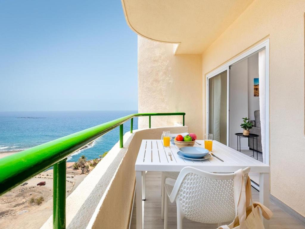 31 Los Cristianos front sea, pool free WiFi - 4