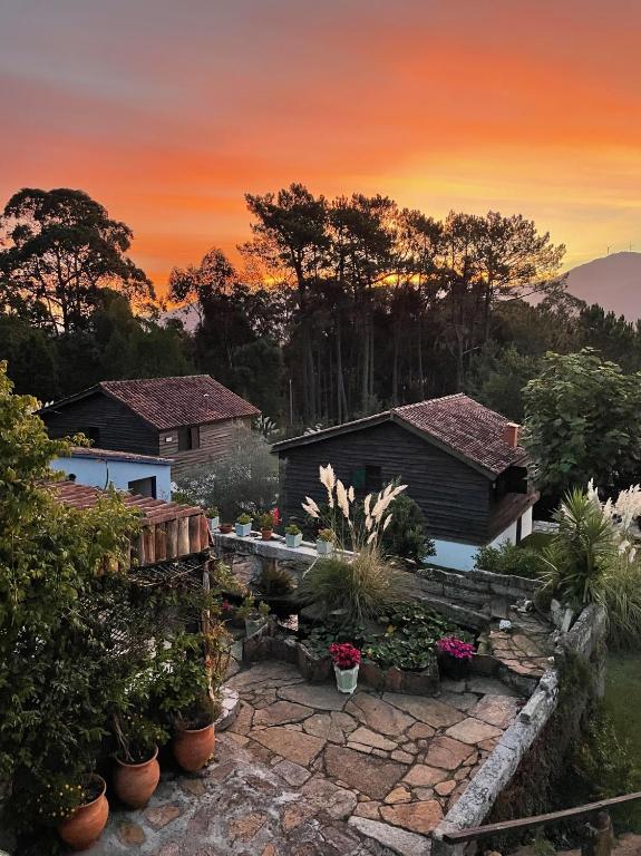 Shakti Rio Mino, Eiras