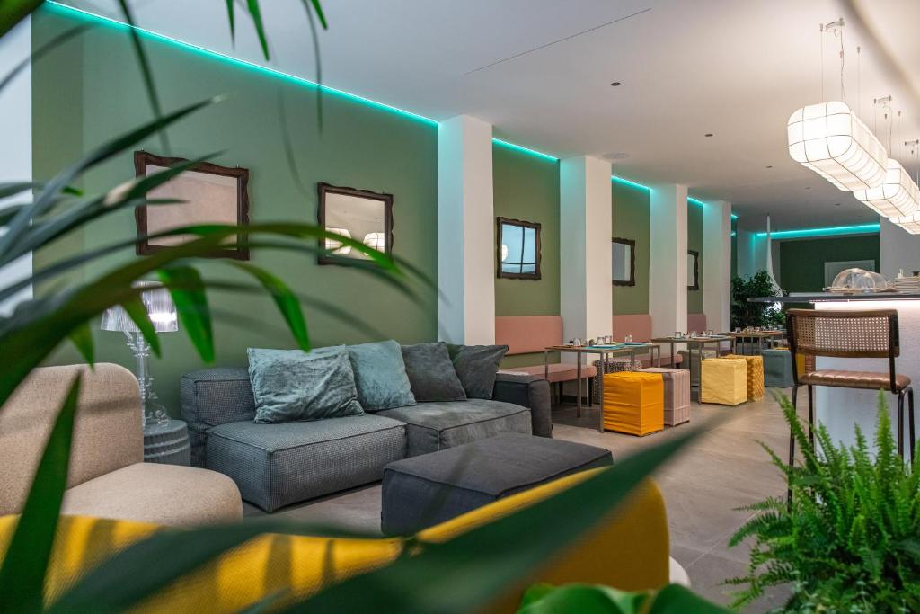 Shared lounge/TV area, Arco Vecchio Urban Suite by Epoca Collections in Lecce