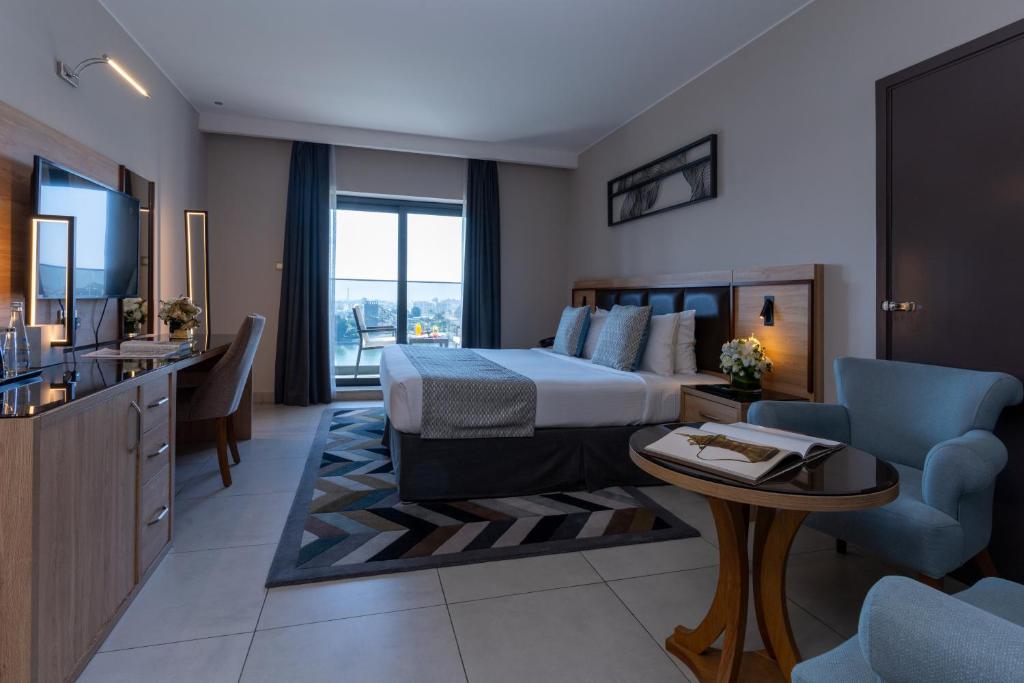 Hotel Holiday International