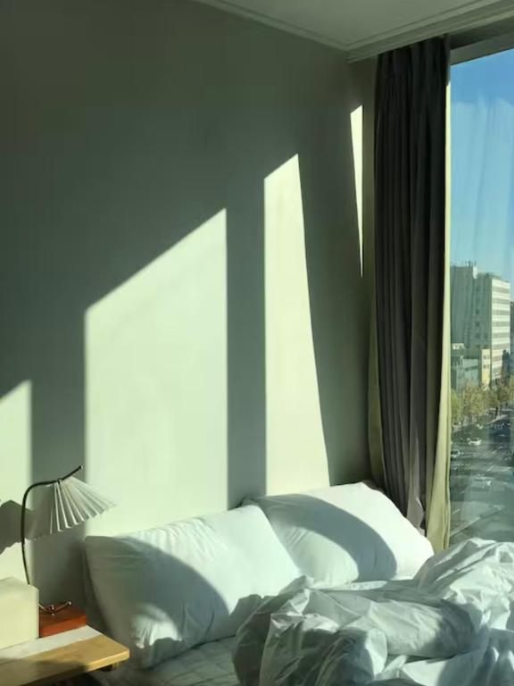 City view Residence 30 seconds to subway, APM, DDP, Dongdaemun, Dongmyo, Seoul Station, night market, vintage house, Seoul
