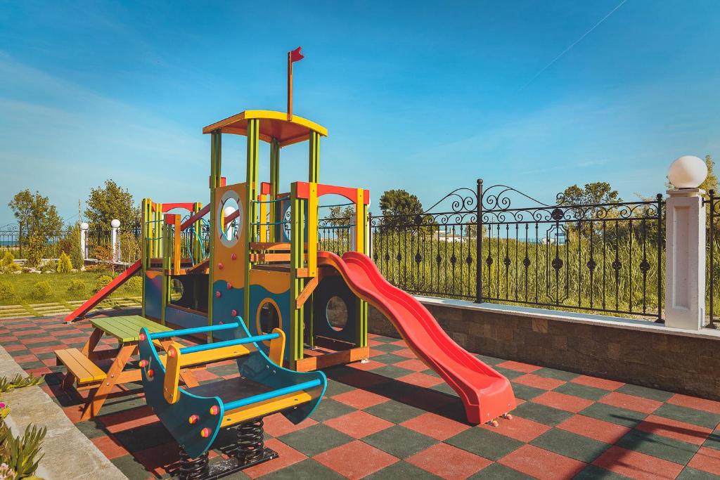 Sunny Castle Hotel - All Inclusive, Beach and Free parking — Kranevo, Dobrich