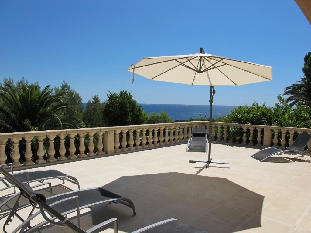 Villa La Pinède Les Issambres Golf de Saint Tropez - Vue mer panoramique de la piscine - 2