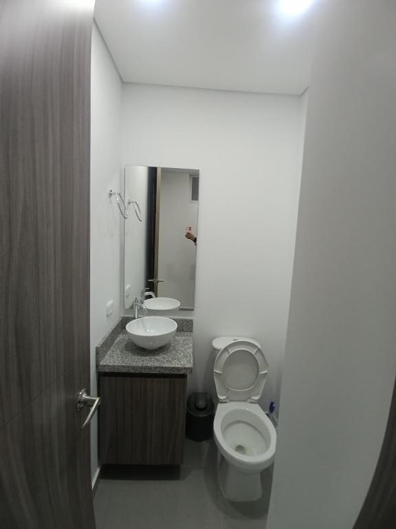 Apartaestudio amoblado, Edificio Avanzzare T2-704 - 2