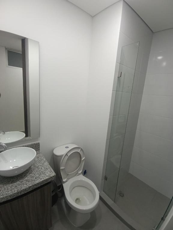 Apartaestudio amoblado, Edificio Avanzzare T2-704 - 3