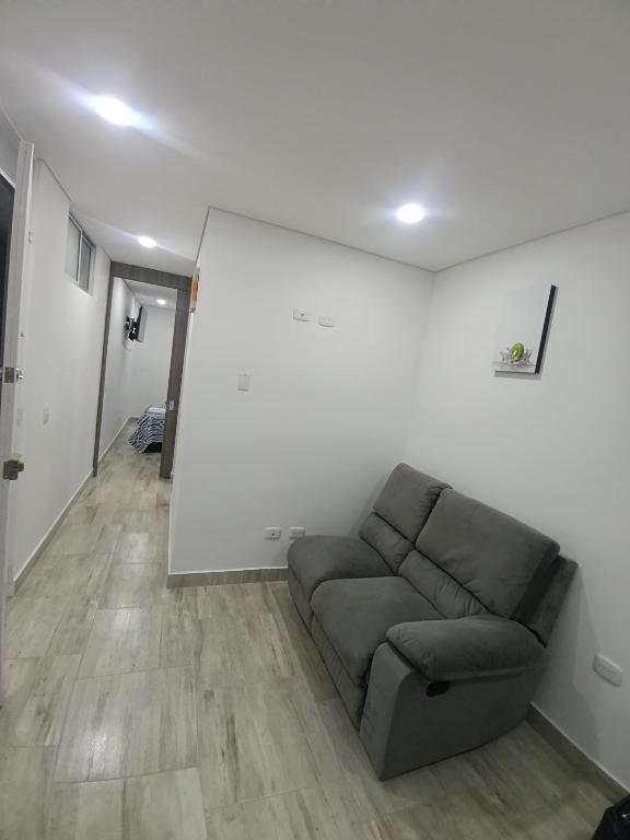 Apartaestudio amoblado, Edificio Avanzzare T2-504 - 2