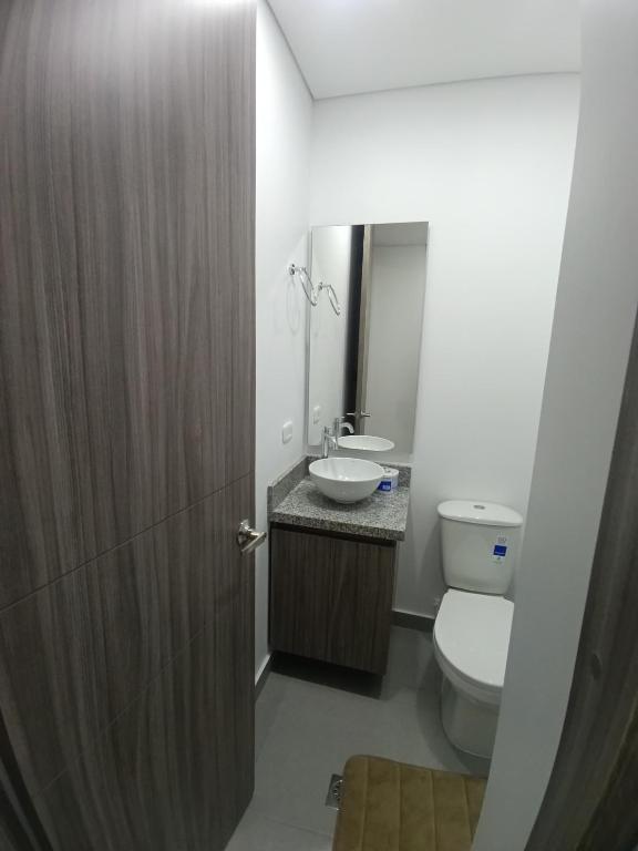 Apartaestudio amoblado, Edificio Avanzzare T2-504 - 3