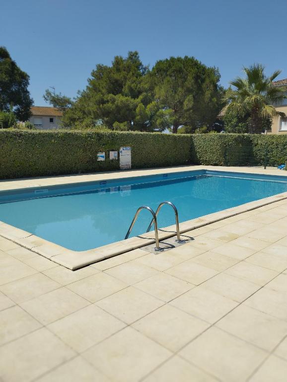 Résidence calme avec piscine - 1