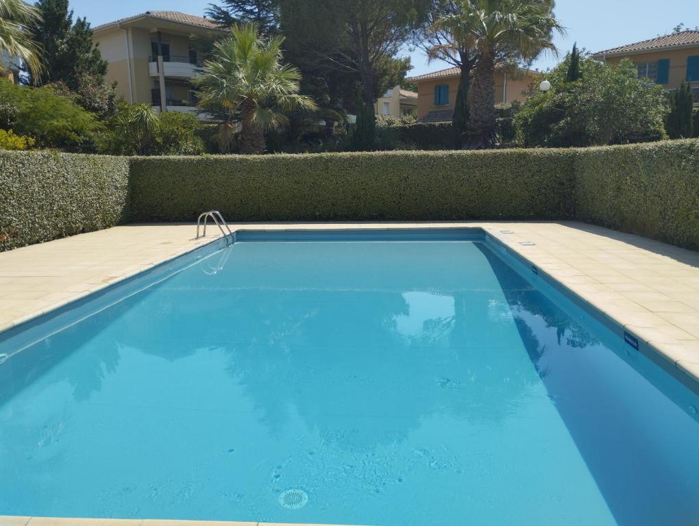 Résidence calme avec piscine - 5