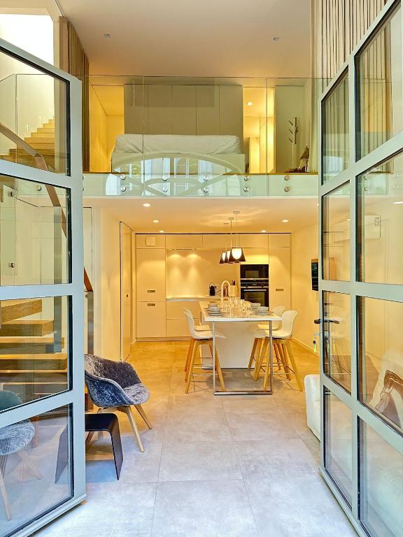 La Verrière du Palais - Triplex contemporain avec jardin - 2