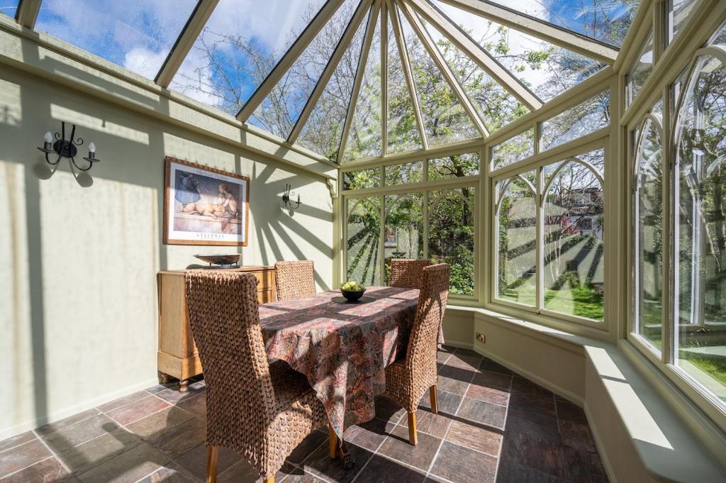 Elegant Town house in Edinburgh, Moffat