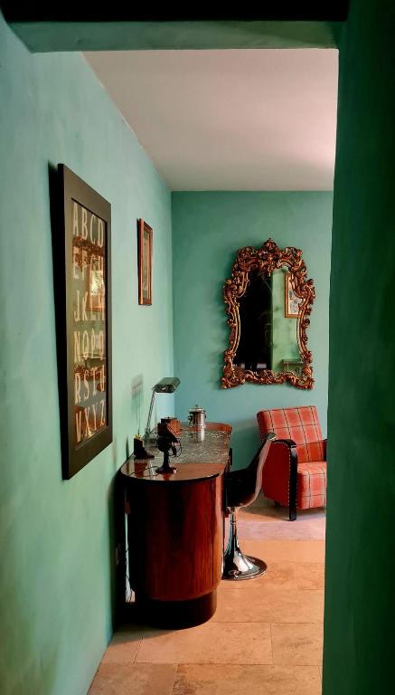 Villa d'antiquaire Heure bleue - 160 m2 Suites et Jardin à 10 mn à pied du centre d'Uzès - 1