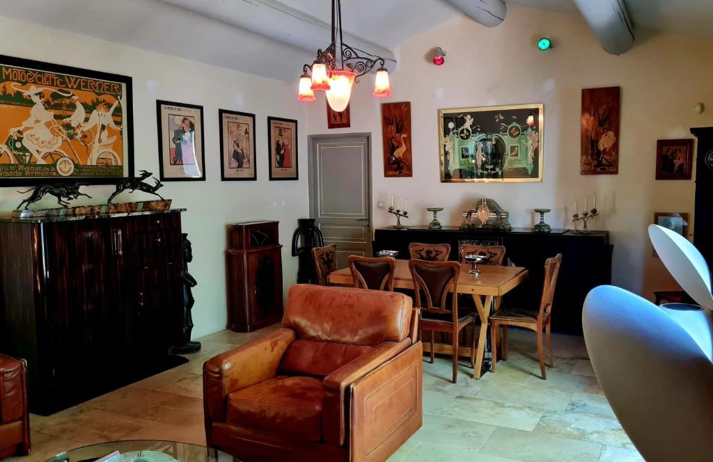 Villa d'antiquaire Heure bleue - 160 m2 Suites et Jardin à 10 mn à pied du centre d'Uzès - 5