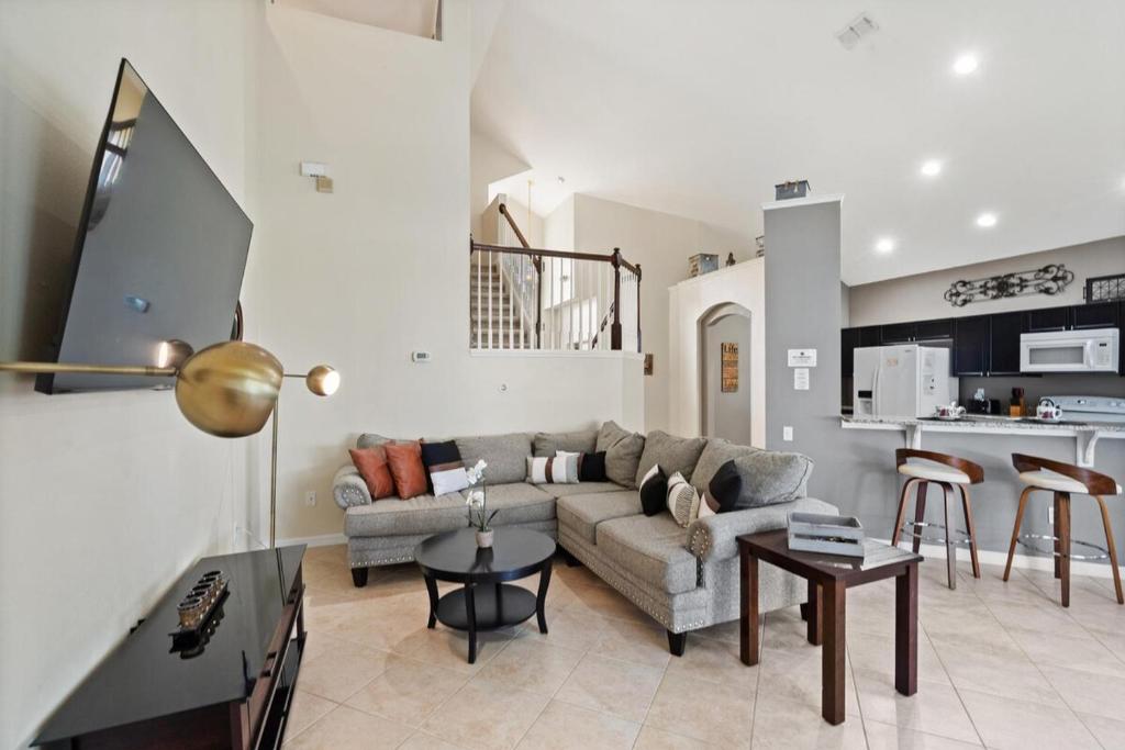 8038 King Palm, Kissimmee