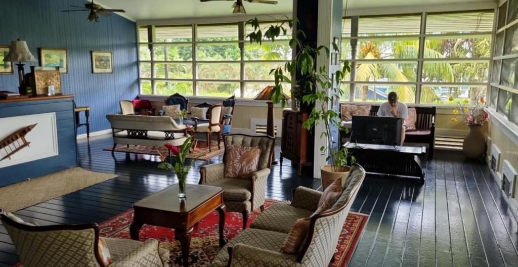 더 사모안 아웃리거 호텔 (The Samoan Outrigger Hotel)