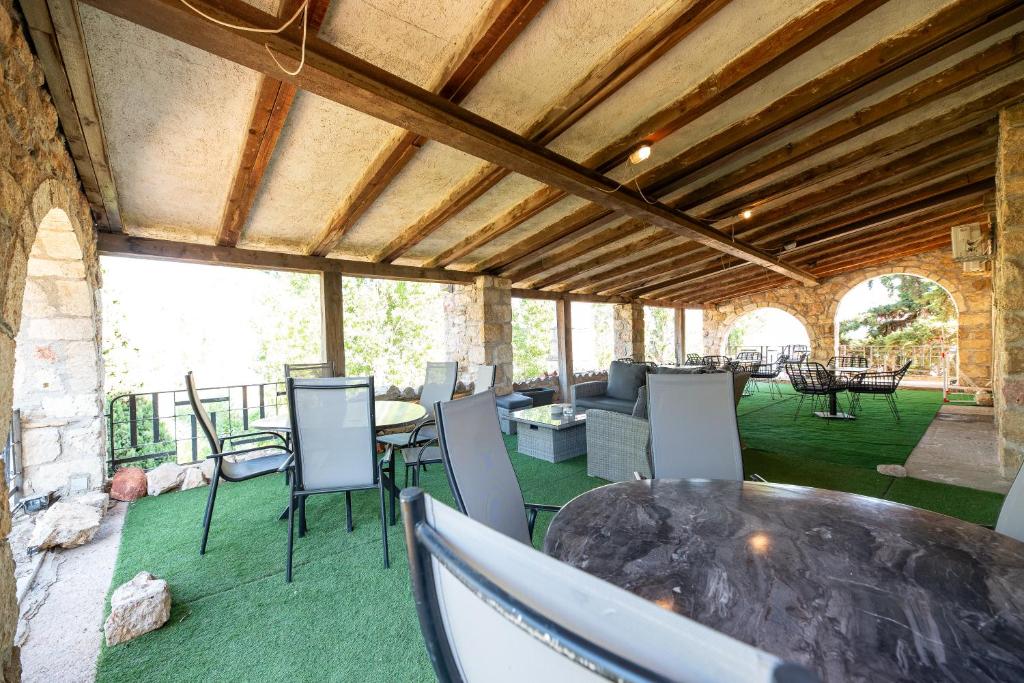 Stone Palace Hotel Near Athen's Airport Free Shuttle From and to Athen's Airport - Facilities image