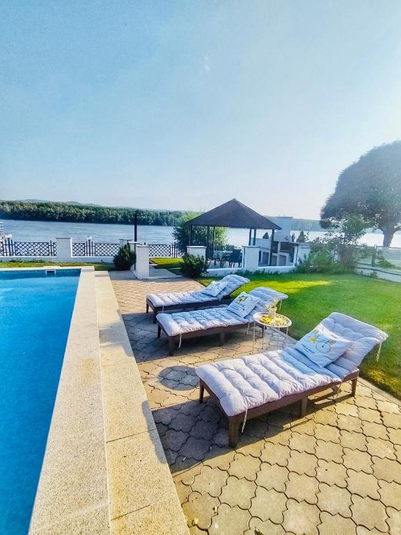 Stunning Danube Villa - 2
