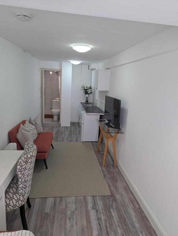 Lakeside studio, Earley