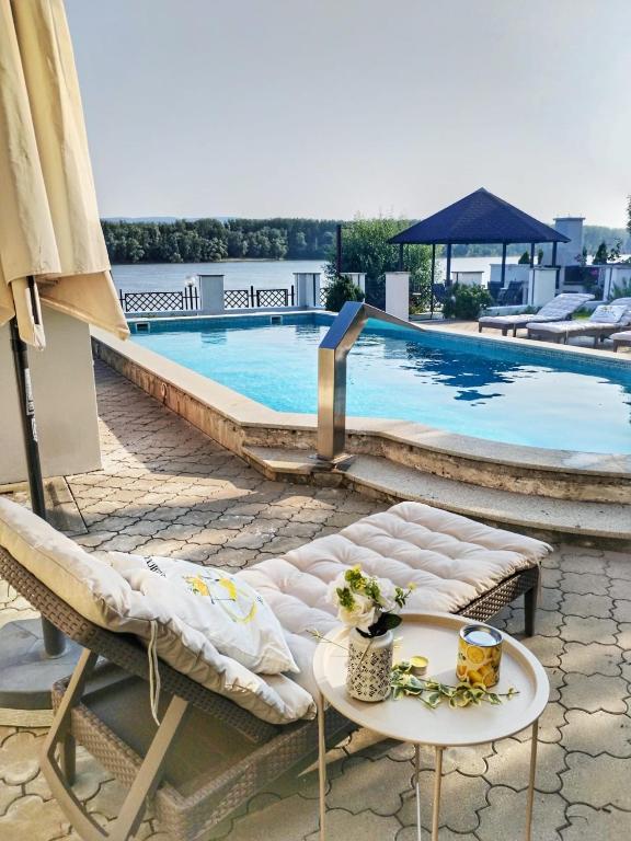Stunning Danube Villa - 4