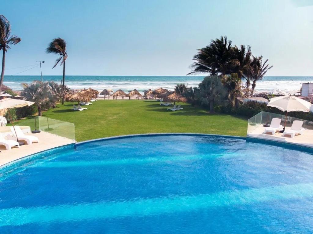 Club de Playa, Alberca y Amenidades - Departamento E4 - 5