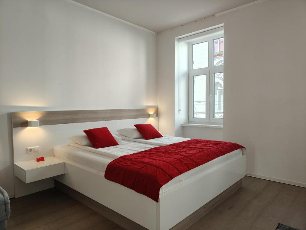 Central Point Privilege Apartments - 3