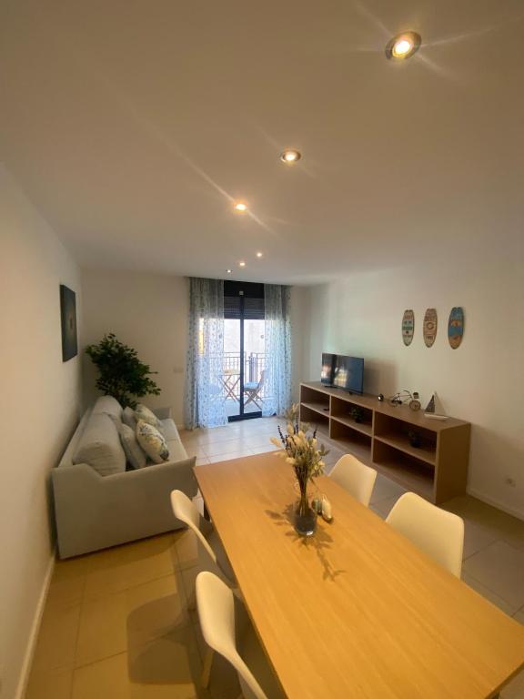 Tokyo Suite - Modern Apartment with Parking & Swimming Pool - 5