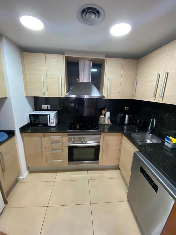 Ikebana Suite - Modern Apartment with Parking & Swimming Pool - 2