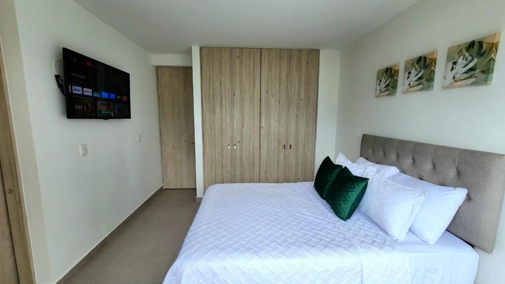 Apartaestudio-1 habitacion- cerca parque deportivo y centros comerciales - 5