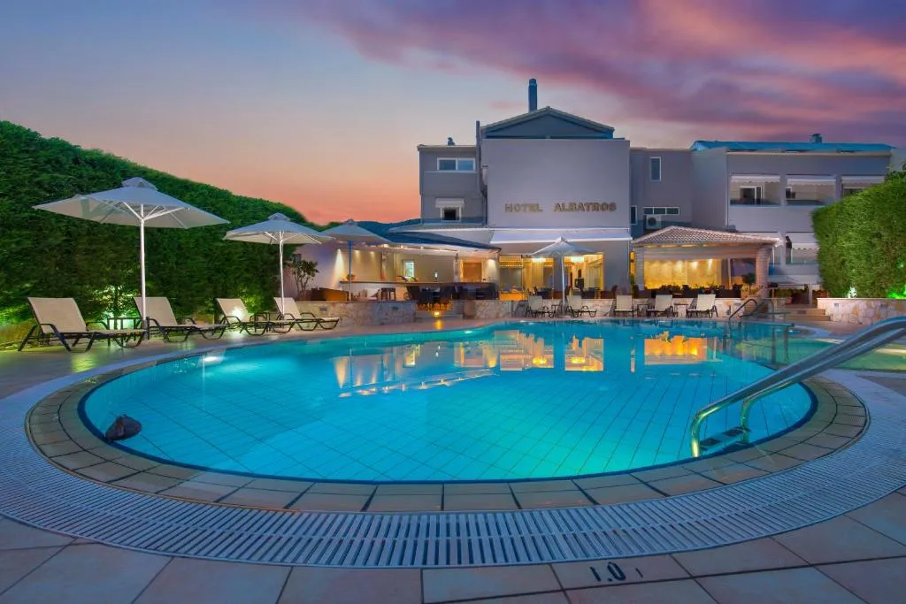 Albatros Hotel, hotel di Sivota