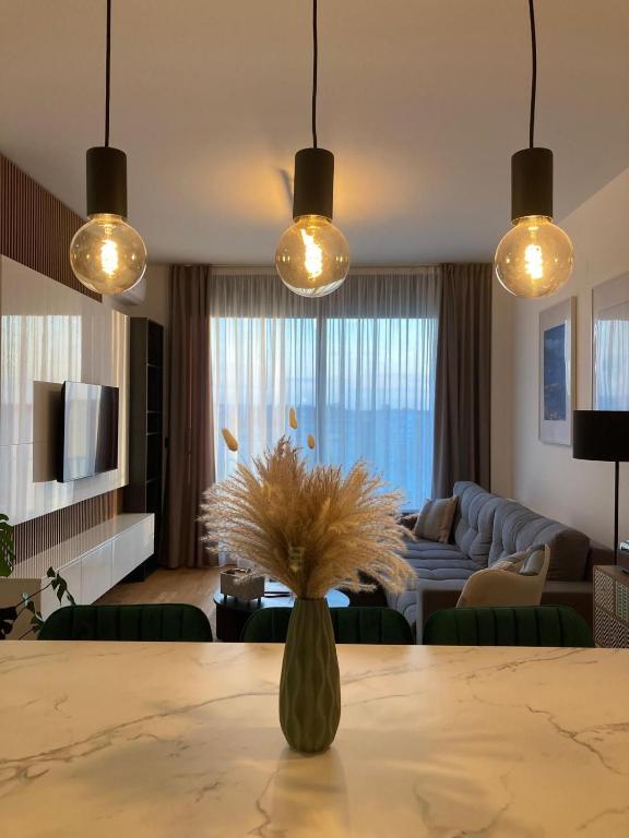 The Urban Sunset Apartment - 2