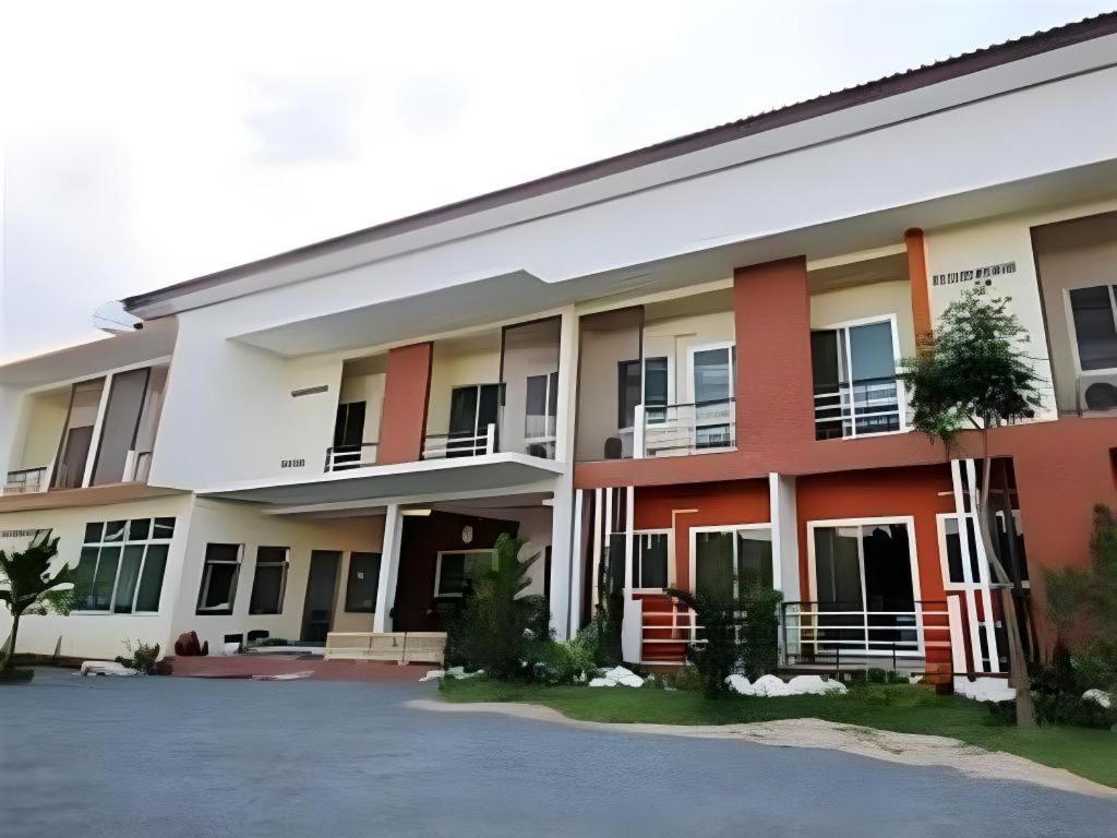 Palm Hill Resort, Khanom