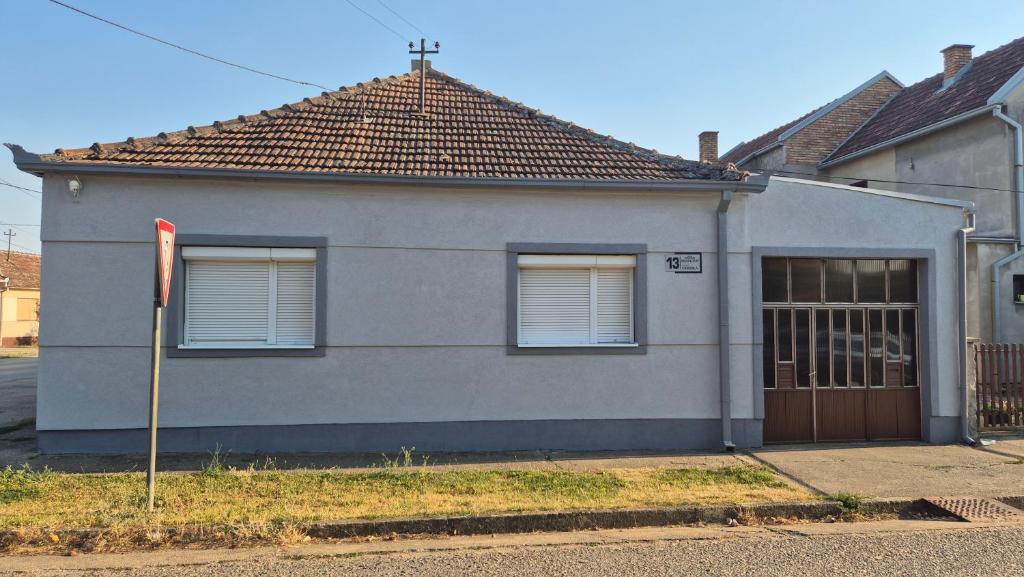 Nikodijević, Vršac