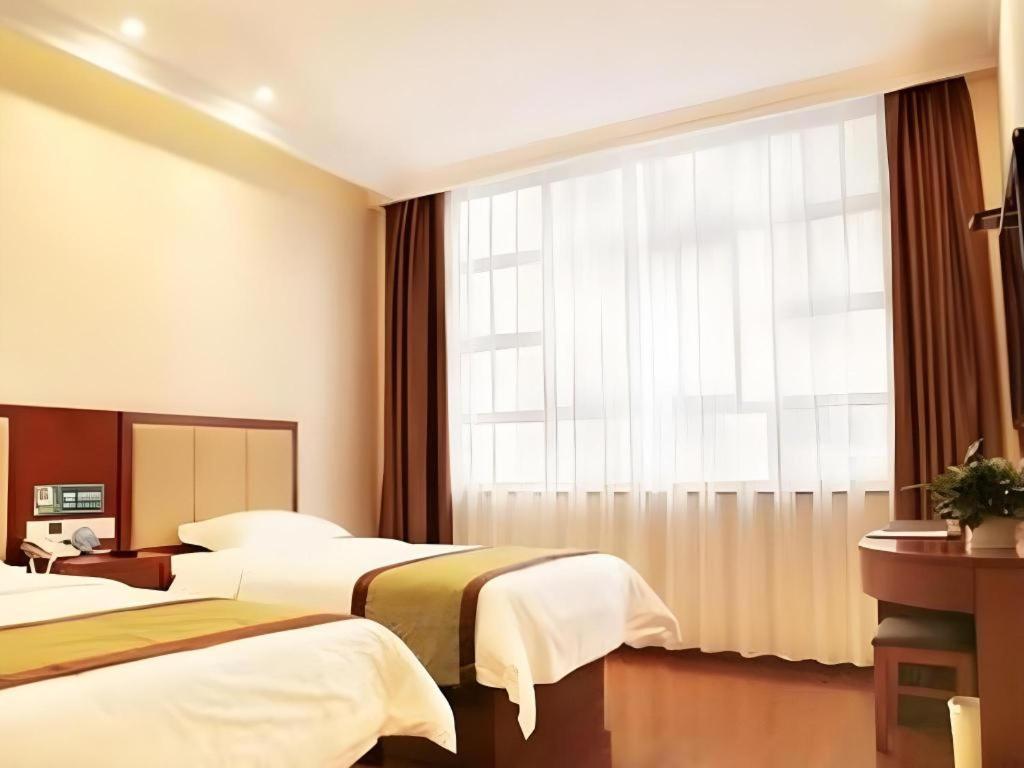 GreenTree Inn HanZhong Railway Station Beiyihuan Road Express Hotel, Hanzhong