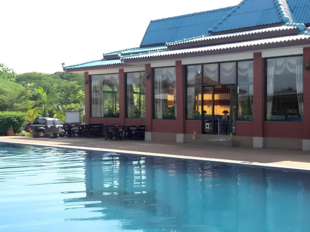 Lomdao Resort, Ban Khao San