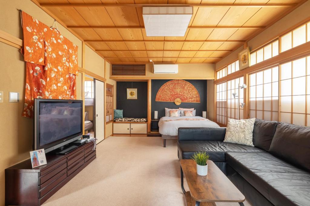 The Ivy Apartments, BEST Location, Yoyogi!!