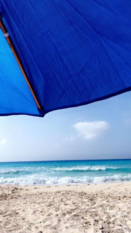 Home by sea الساحل الشمالي قرية التجاريين, Dawwār ‘Abd Allāh