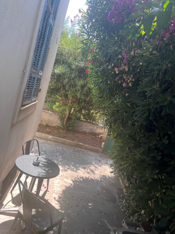 Haut de maison niçoise - Calme, Charme et Vu Dégagée sur les Collines - 3