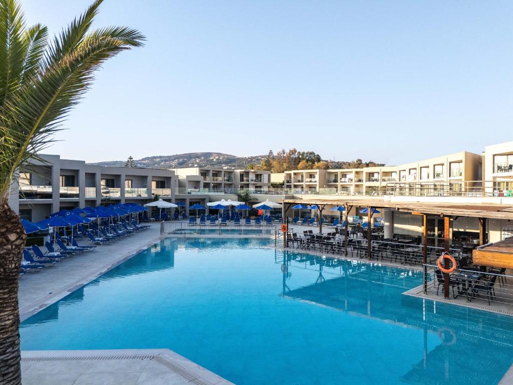 Rethymno Village, Platanes