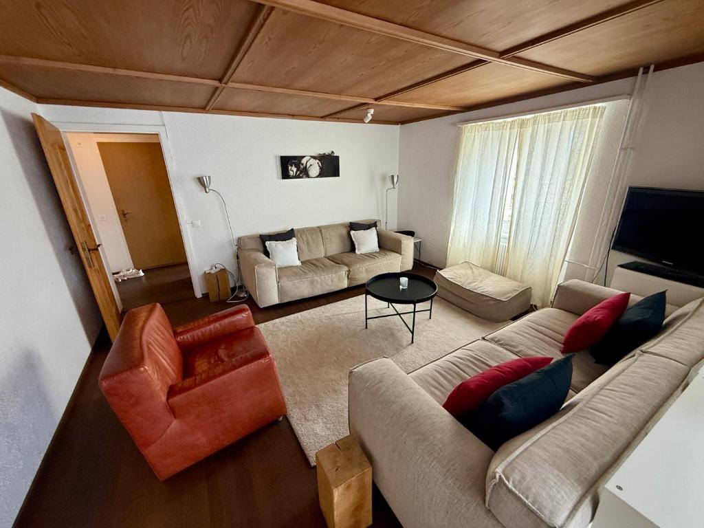 Family Laax Apt Lakeside Mountain Views - 4