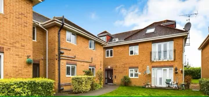 Penthouse with amazing view, Romford