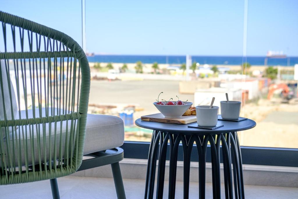 Artemis 206 - Seaside Stories, Livadhia