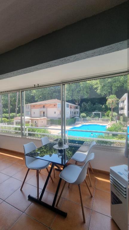 charmant appartement avec piscine - 2