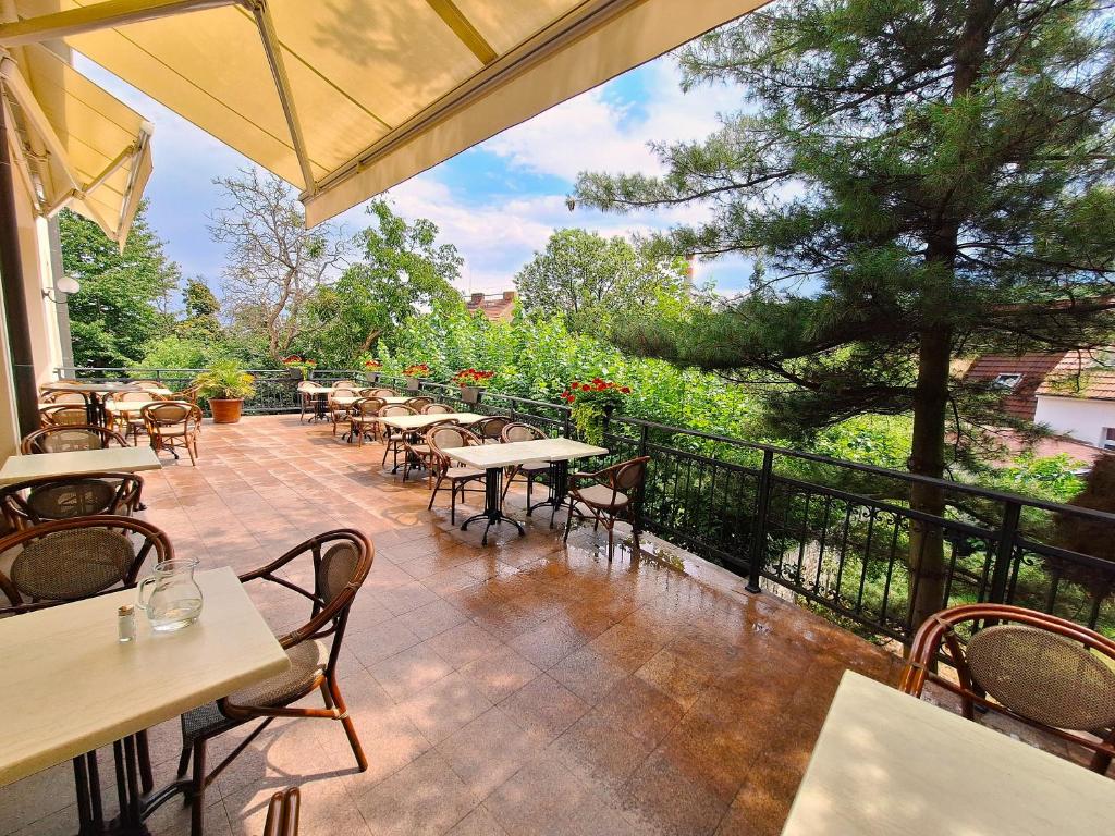 ホテル アビオン (Hotel Avion) レストラン