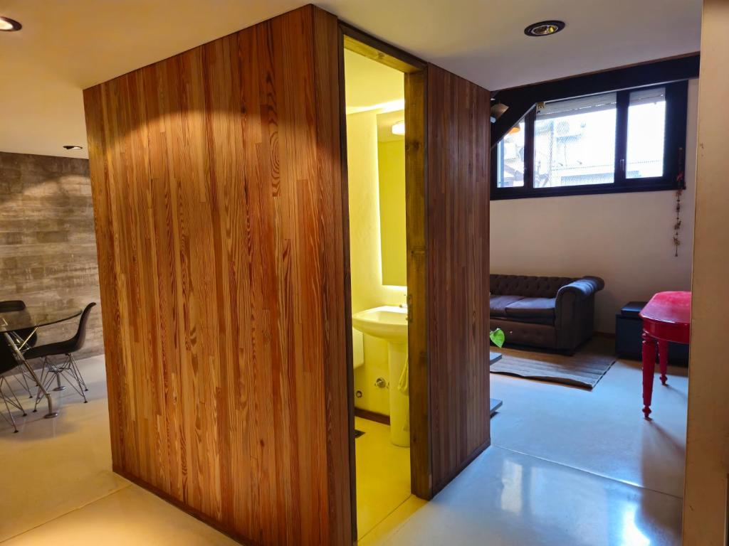 Loft De Diseño Con Patio Y Entrada Independiente En El Corazón De San Telmo - 3