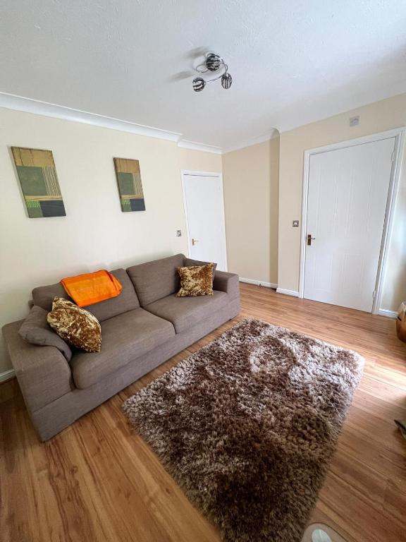 Hawkins Guest House - Private Shared Property, North Stifford