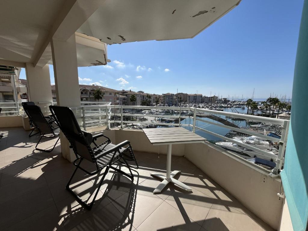 Une des plus belles vue de Port Frejus,Le MIRAMAR, - 2