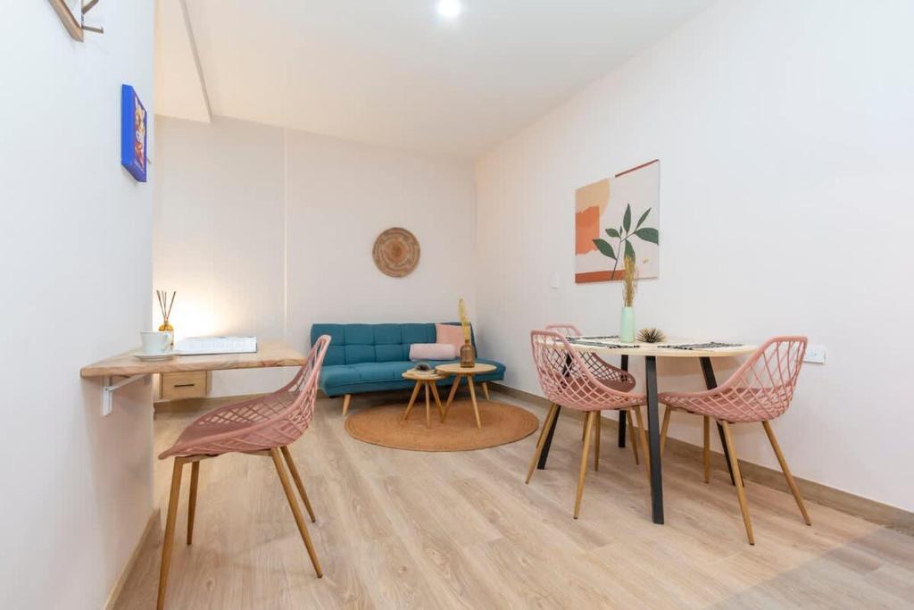 Spacious Apt -Laureles -AC -Smart Lock- WiFi - 2