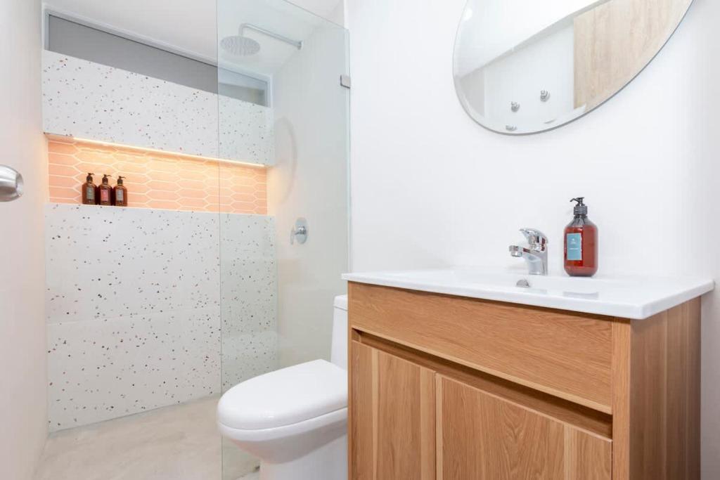 Spacious Apt -Laureles -AC -Smart Lock- WiFi - 4